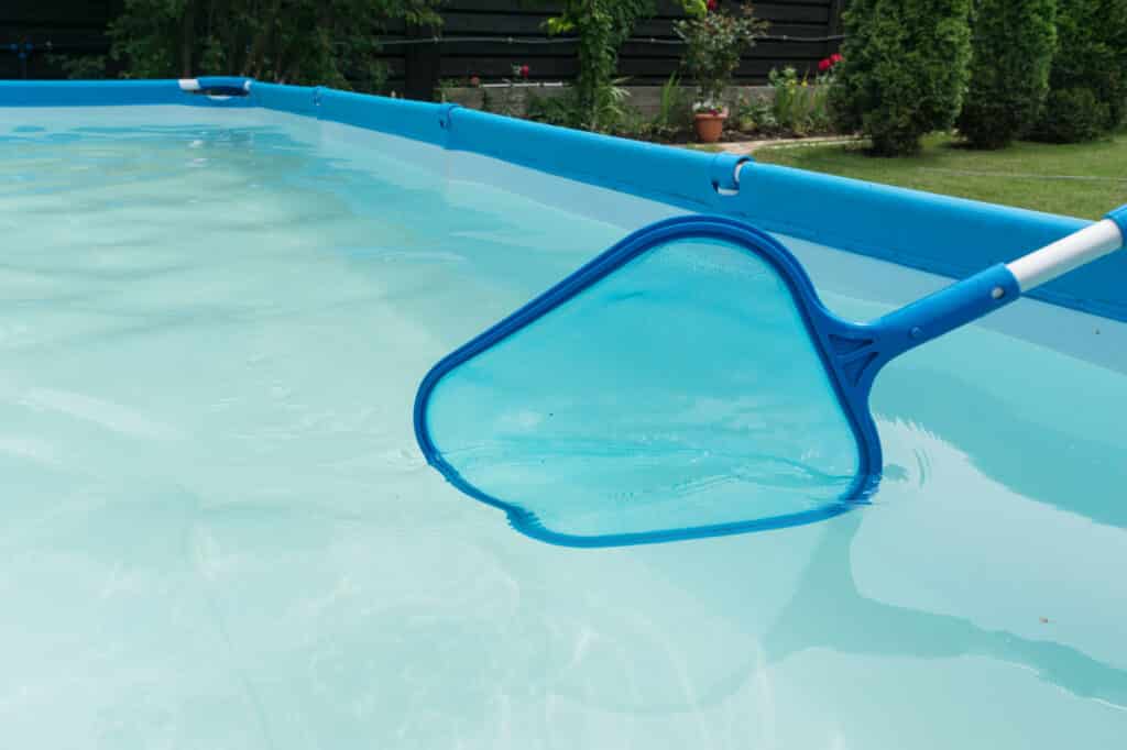 Pool sauber halten - so gelingt es - Terrasse &Garten