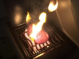 Steak auf dem Gasgrill mit Keramikbrenner